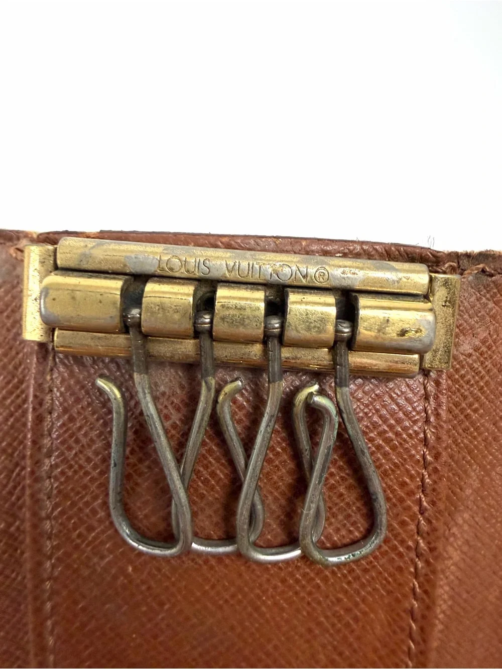 Authentic Louis Vuitton Monogram 4 Key Holder Case
